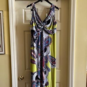 Ronni Nicole Women’s Sleeveless Paisley Maxi Dress